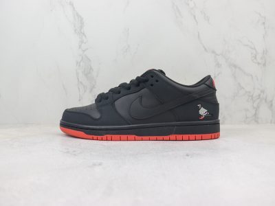 Tênis Dunk Low SB TRD QS