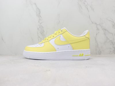 Tênis Nike Air Force 1 Amarelo Pastel