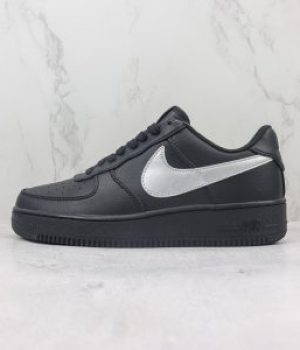 Tênis Nike Air Force 1 Preto e Prata