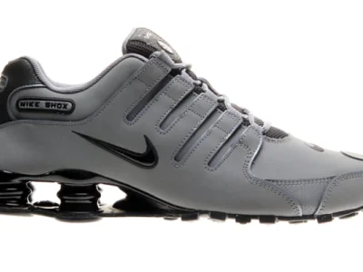 Tênis Nike Shox NZ Cinza com preto